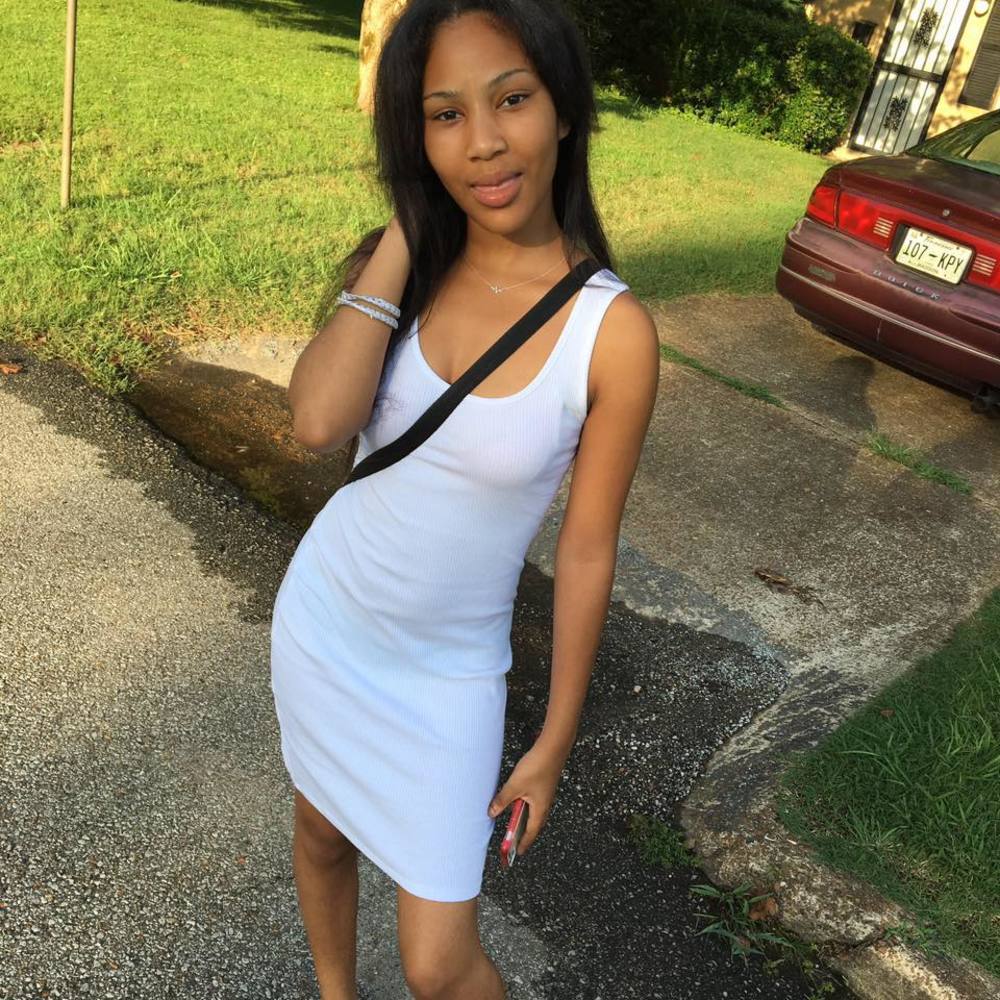 Meet your Posher, Yanna